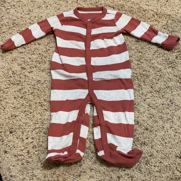 BRAND NEW super soft organic cotton rugby striped footed onesie by Little Planet - Picture 1 of 3